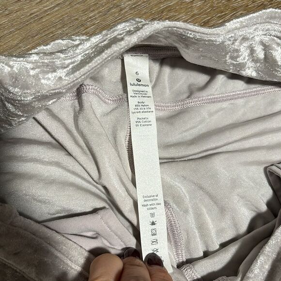 Lululemon Ready to Crush Jogger
Chrome - Picture 6 of 8